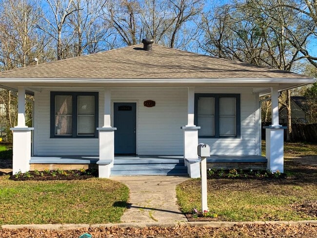 Building Photo - 209 S Haugh Ave