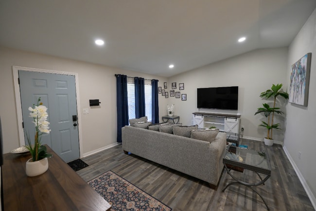 Building Photo - 1917 Wolford Rd