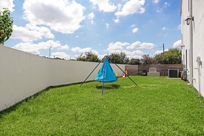 Photo - 1632 Potomac Dr