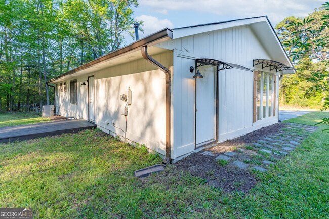 Photo - 2290 Pinetree Ln NE