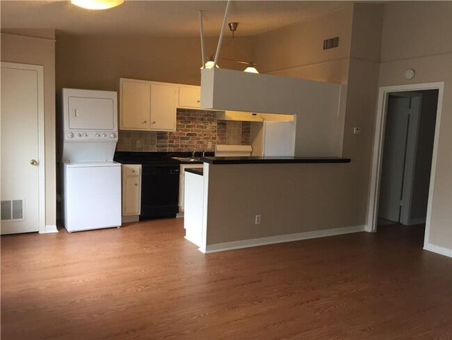 Photo - UPGRADED 1 BED WASHER AND DRYER IN UNIT Unit #104