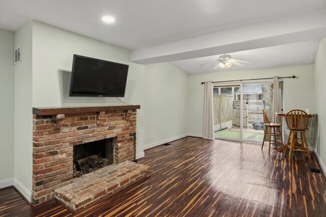 Photo - 636 Portland St