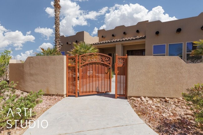 Photo - Beautiful 4 Bedroom, 3.5 Bath Home in Scenic