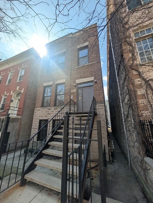 Building Photo - 1531 W Thomas St Unit 2F