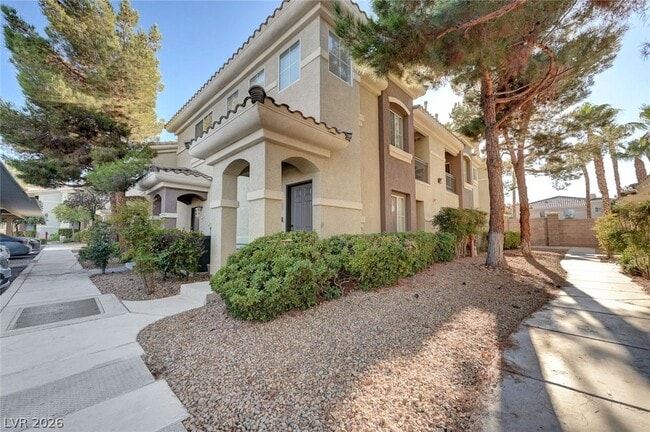 Building Photo - 9050 W Warm Springs Rd Unit 2009
