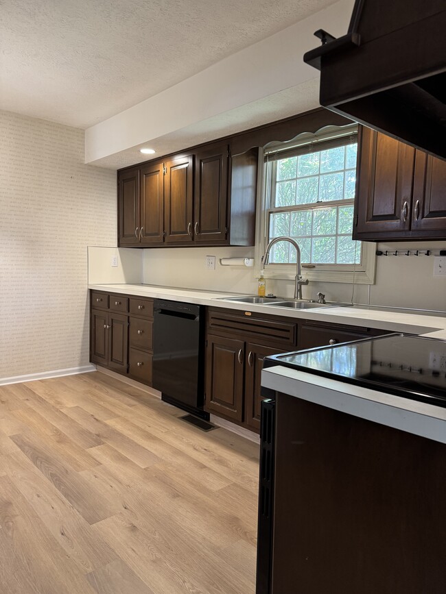Photo - 1316 Oriole Dr
