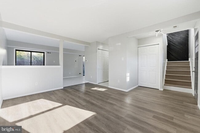 Photo - 111 Presidential Dr