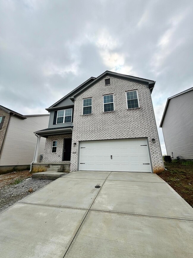 Photo - 836 Halford Pl