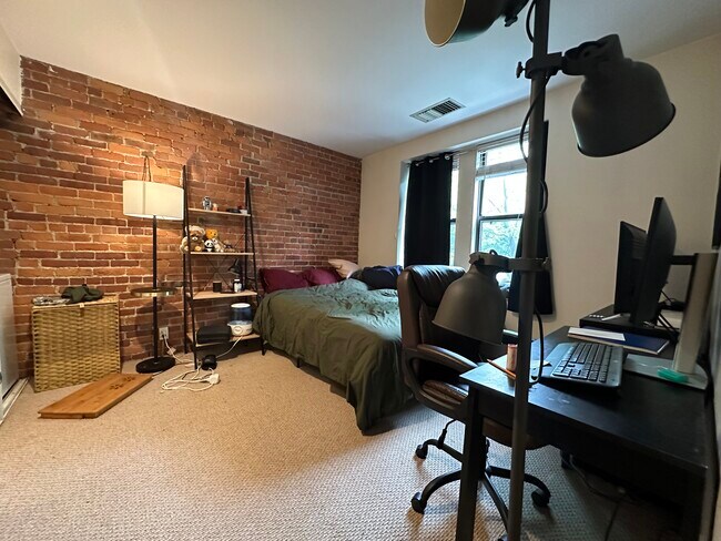 Photo - 95 Gainsborough St