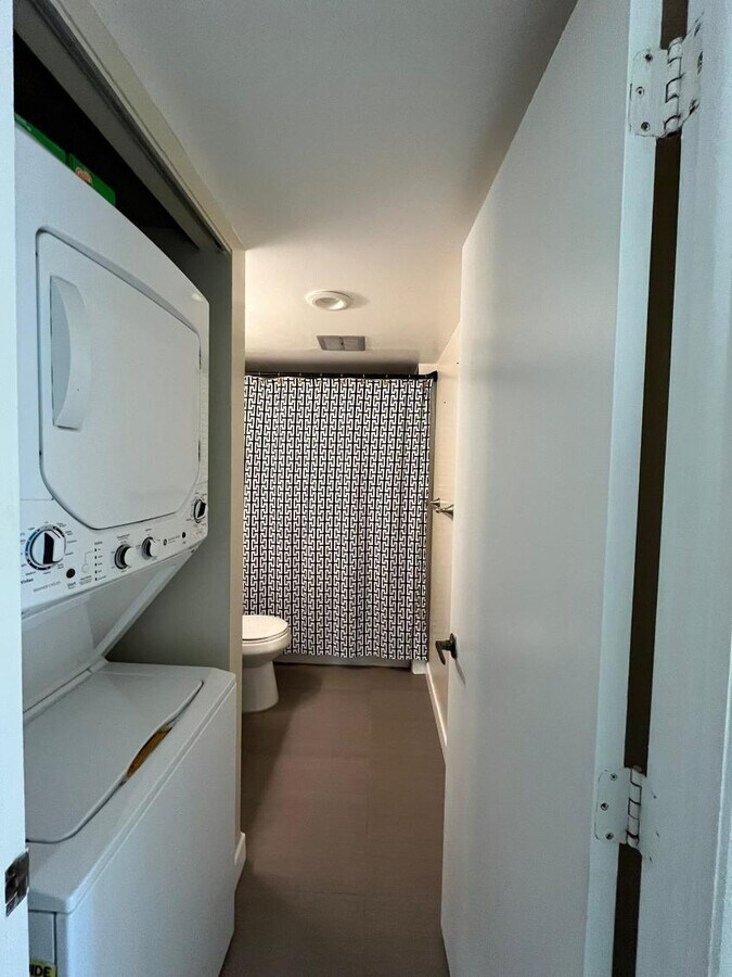 Photo - 4170 Inverrary Dr Unit 211