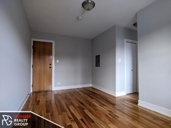 Building Photo - 2900 N Mildred Ave Unit 2904-H1