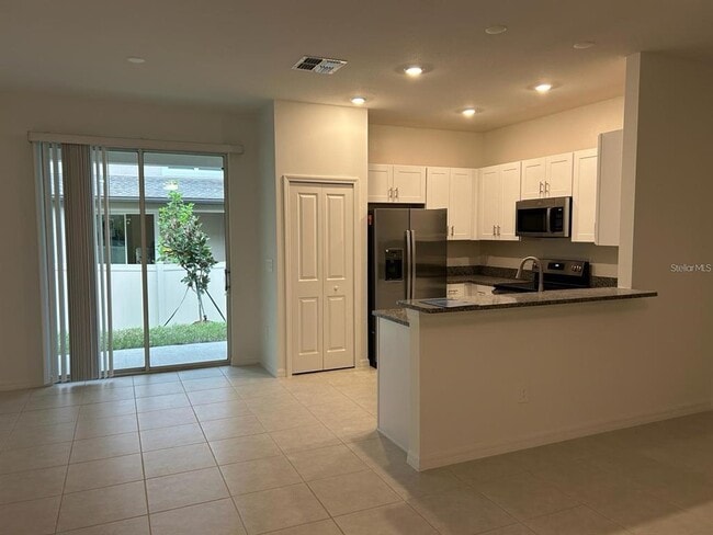 Photo - 10353 Trumpet Honeysuckle Wy