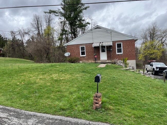 Photo - 907 N Pine St House