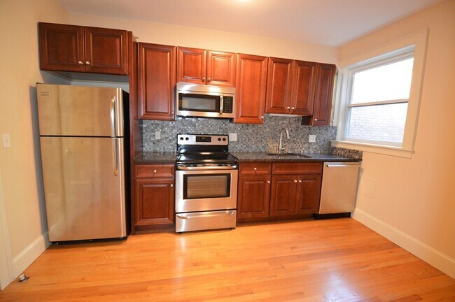 Photo - 35 St Paul St Unit 6