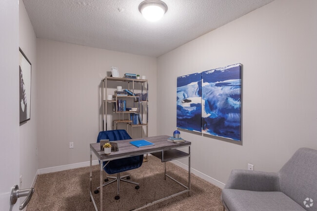 1BR, 1BA - 880 SF
