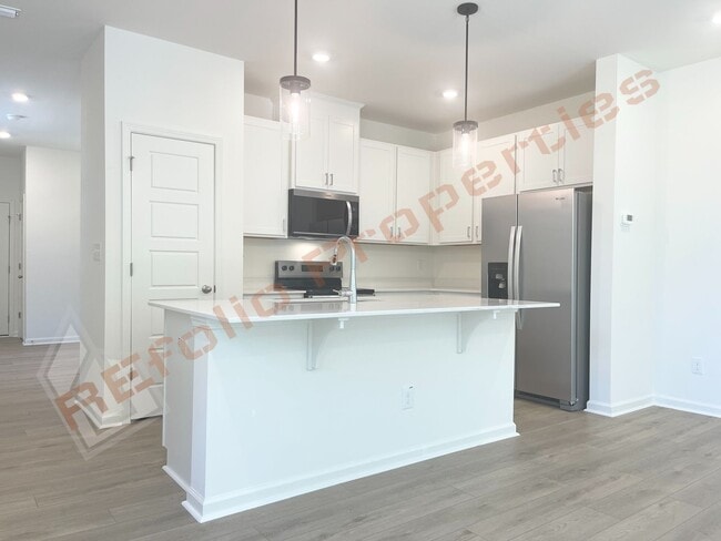 Photo - 1128 Goldenshrub St
