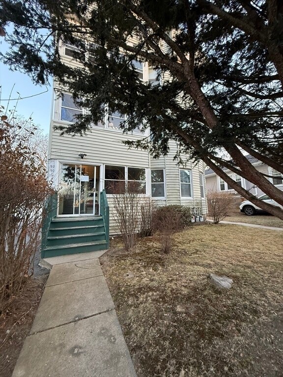 92 Stanton St Unit 3