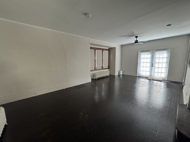Photo - Charming 2-Bedroom Retreat on Morgan Avenue with Spacious 1106 Sq Ft Living Space