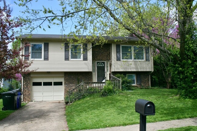 Building Photo - Welcome to East Hills 260218