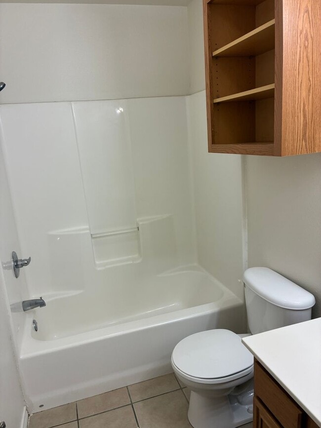 Photo - 810 N Belmont Ave Unit B