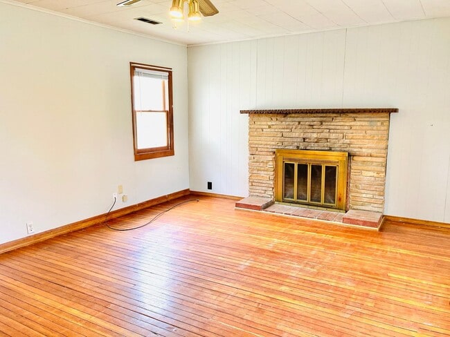 Photo - 3 bed 1 bath, garage, quiet street