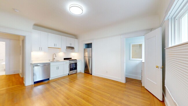 Building Photo - 903 Pine St Unit 18