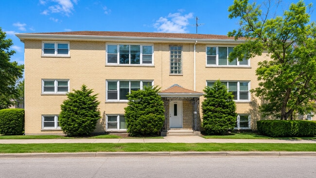 Building Photo - 5834 W Montrose Ave Unit 2N