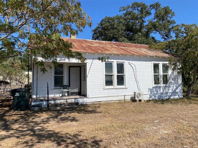 Building Photo - 700 Hwy 290 E