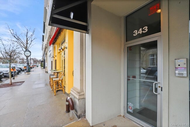 Building Photo - 343 Greenwich Ave Unit 2