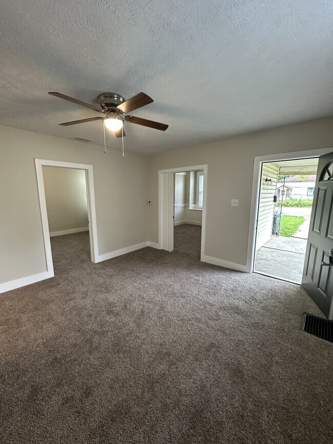 Photo - 2903 S Elm St
