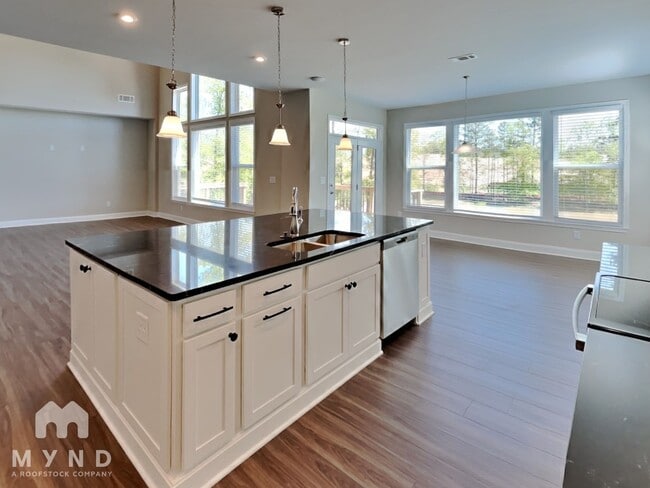 Photo - 584 Michigan Cir