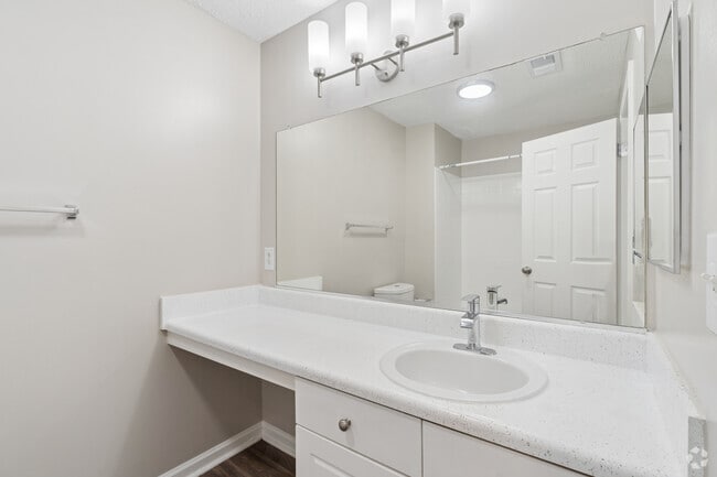 2BR, 2BA - 1,186SF - First Bathroom