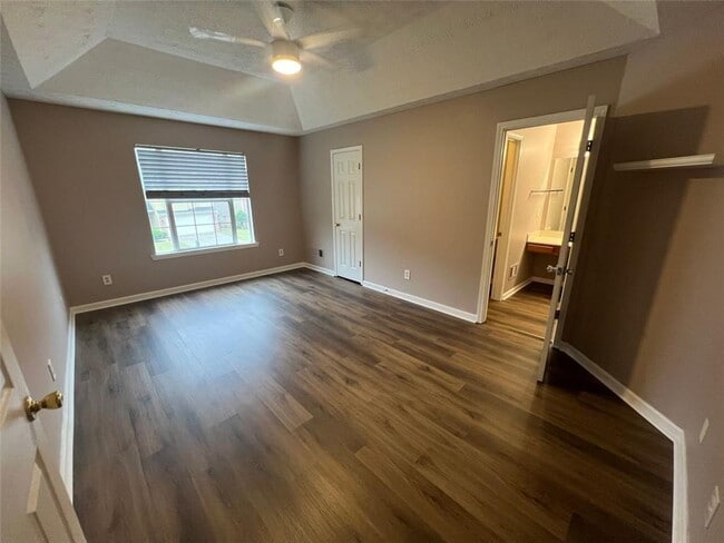 Photo - 815 Ahearn Ct