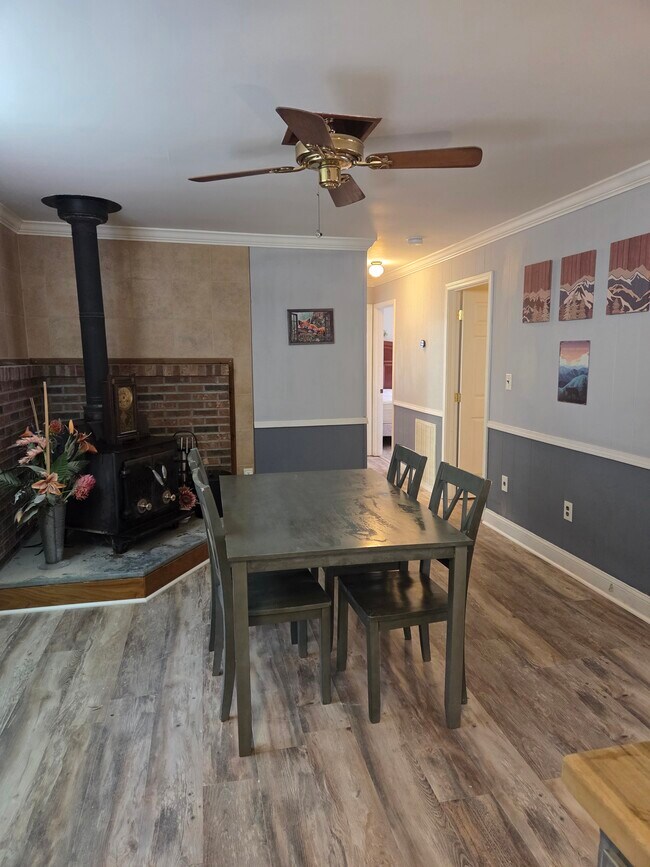 Photo - 1748 Paulas Huskey Cir