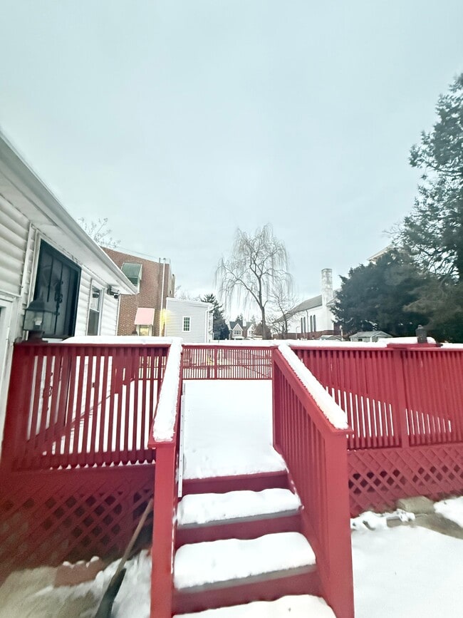 Photo - 415 E Sanger St