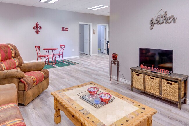 Photo - 800 Oak St Unit ID1386267P