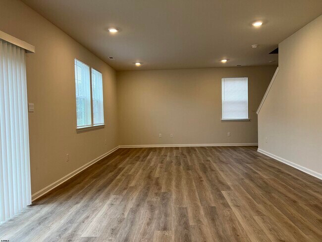 Photo - 109 Malibu Dr