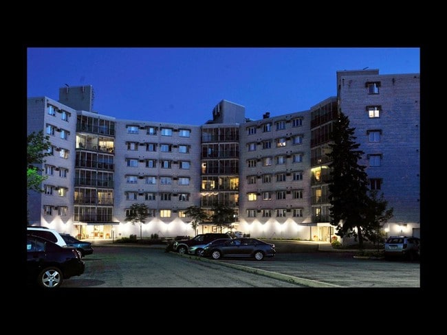 Photo - Montcalm Apartments