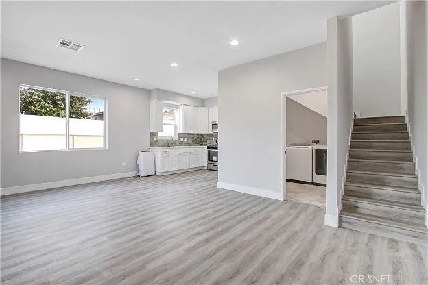 Photo - 13859 Valerio St