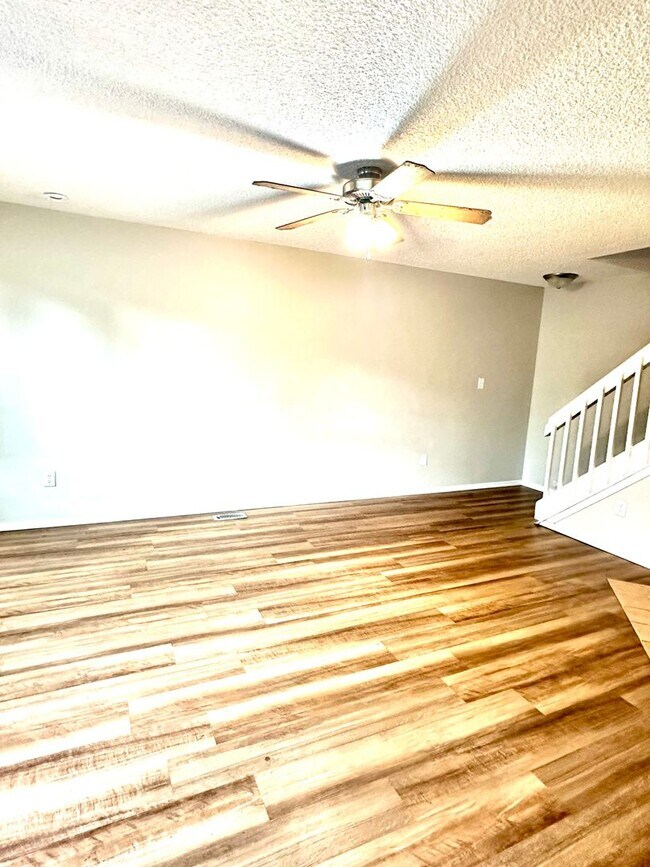 Available NOW!! 2 Bedroom, 2 Bath 3 Story House House Rental in