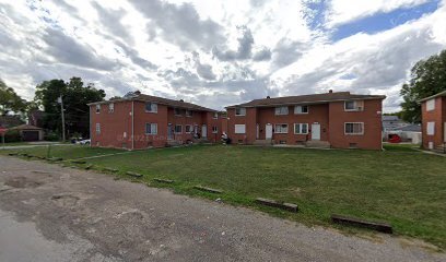 807-831 Manning Ave
