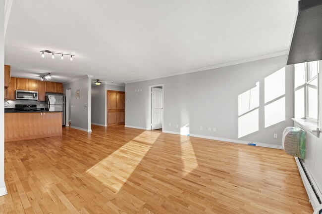 Photo - 3150 Excelsior Blvd Unit 2BR Condo at Lake Calhoun