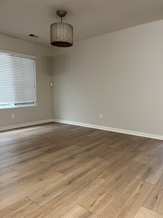 Photo - 1751 Barney Ave