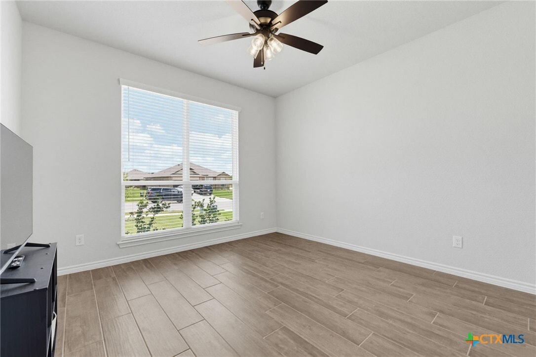 Photo - 3002 Gryffindor Ln