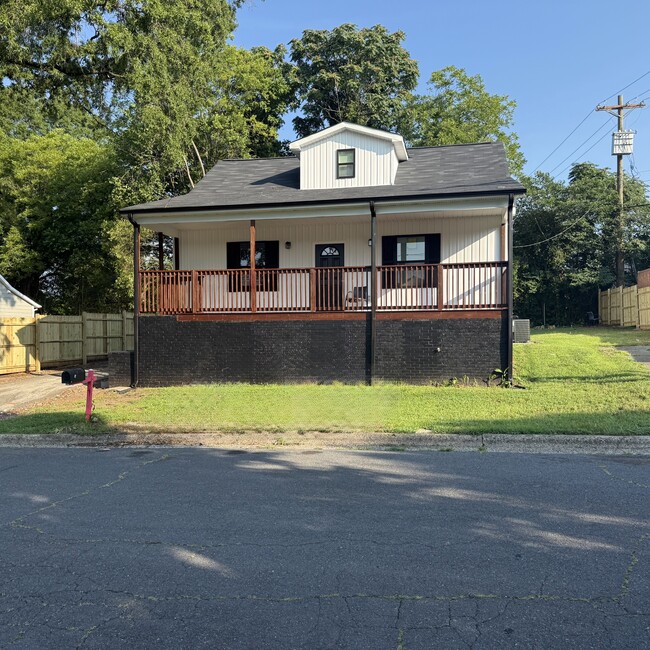 Building Photo - 82 Parallel Ct NW
