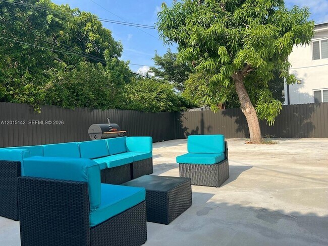 943 79th Terrace Unit 202