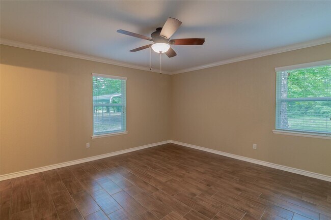 Building Photo - 14701 Cedar Ln Loop