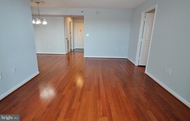 Photo - 2151 Jamieson Ave Unit 2011