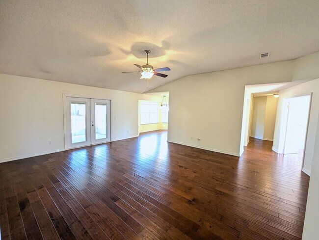 Photo - 7300 Rexford St