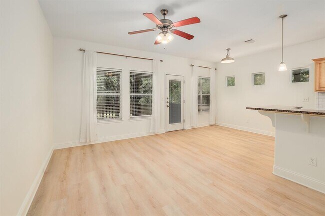 4803 Pecan Springs Rd Unidad B